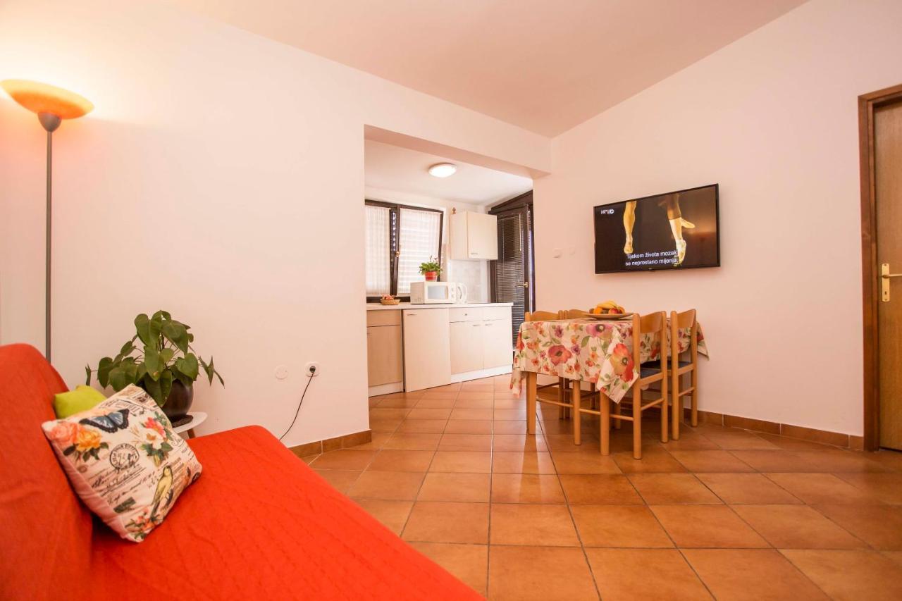 רוביני Apartments Romano מראה חיצוני תמונה