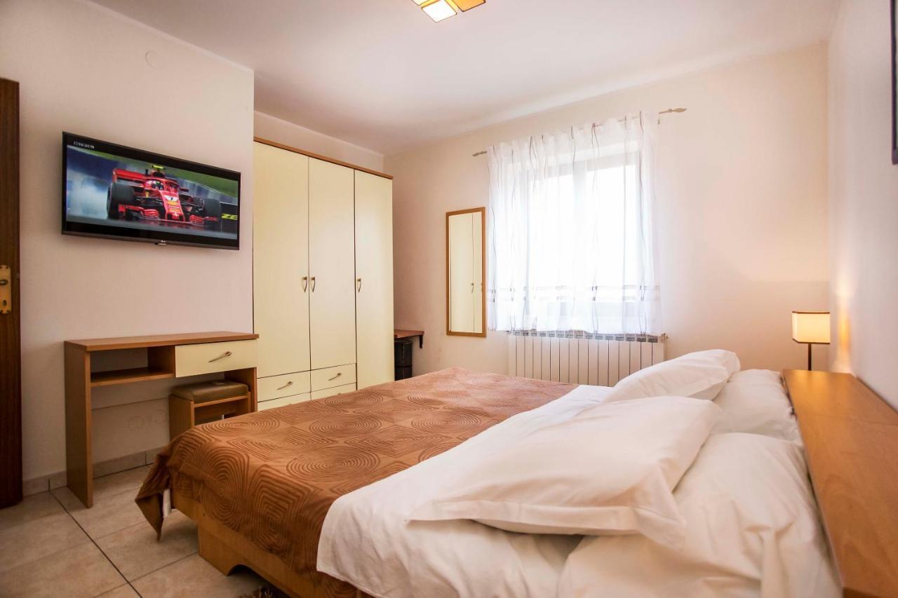 רוביני Apartments Romano מראה חיצוני תמונה